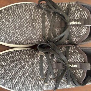 Women's size 9 US Adidas  Atheletic shoes in excellent condition